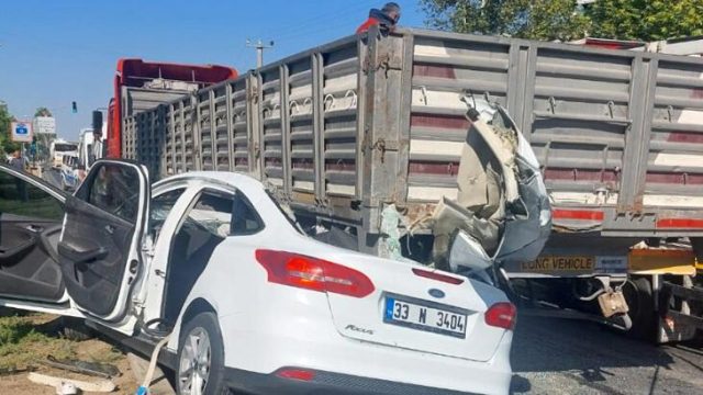 Mersin’de feci kaza! 4 kişi hayatını kaybetti