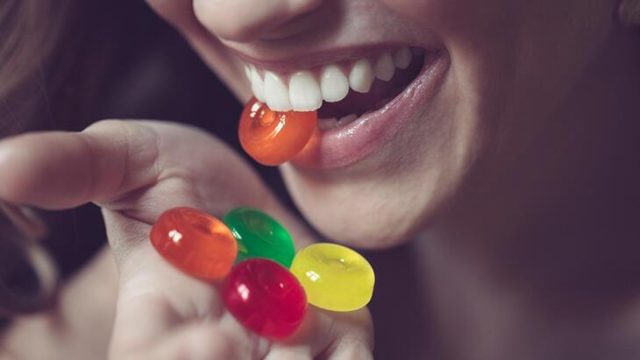 Şeker dişlerimiz için tehlikeli mi yoksa bu sadece bir efsane mi?