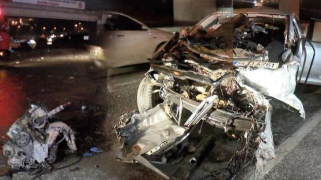Çekmeköy’de otomobil bariyerlere çarptı; 3 kişi ağır yaralandı