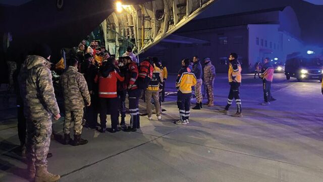 Depremde yaralanan 51 kişi daha İstanbul’a getirildi